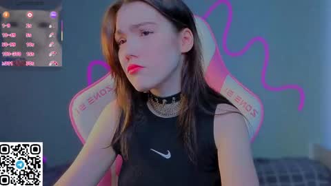Snapshot of sophie_nomenal_ chatting on 04.21.26 sophie_nomenal_ online show from 04.21.26