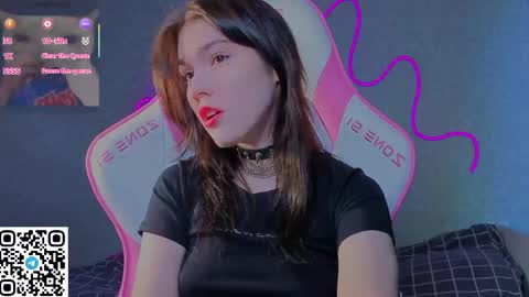 Snapshot of sophie_nomenal_ chatting on 04.22.26 sophie_nomenal_ online show from 04.22.26