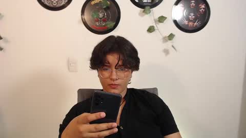 Snapshot of sophie_ross1 chatting on 09.20.25 sophie_ross1 online show from 09.20.25