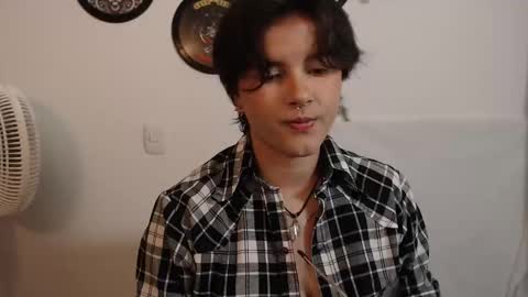 Snapshot of sophie_ross1 chatting on 09.29.25 sophie_ross1 online show from 09.29.25