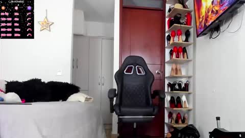 sophiebaker__ online show from 12.22.25