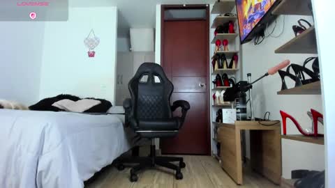 sophiebaker__ online show from 06.05.26