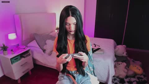    online show from 09.10.25