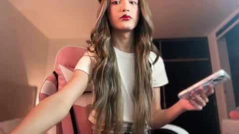 Snapshot of sophiecornett chatting on 05.02.26 online show from 05.02.26