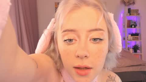 Snapshot of sophiee_lane chatting on 01.21.25 Sophie online show from 01.21.25