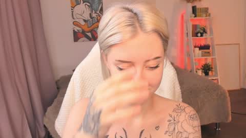 Snapshot of sophiee_lane chatting on 02.02.25 Sophie online show from 02.02.25