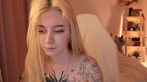 Snapshot of sophiee_lane chatting on 03.04.25 Sophie online show from 03.04.25