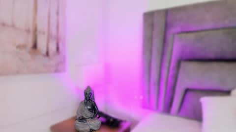 Sophie  online show from 09.25.25