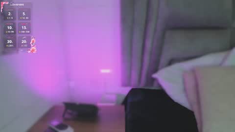 Snapshot of sophiee_smith chatting on 07.16.26 Sophie online show from 07.16.26