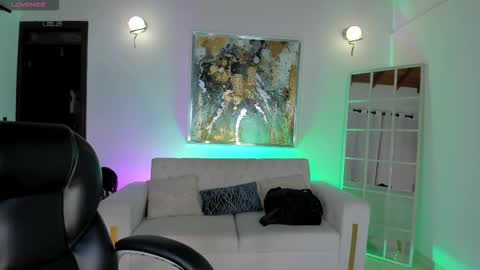 Sophie Houston online show from 11.24.25