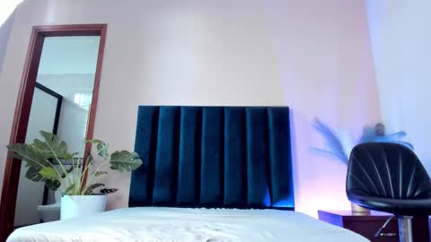 Snapshot of sophiejohnss chatting on 01.17.26 Sophie Johns online show from 01.17.26