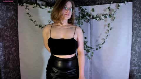 Snapshot of sophiemure chatting on 04.05.26 Sophie online show from 04.05.26