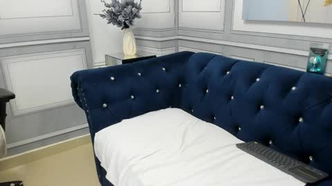 SOPHIE online show from 04.05.26