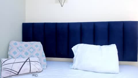 sophieturner_mg online show from 05.15.26
