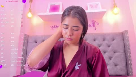 Snapshot of sophiia_77 chatting on 12.04.25 Sophii online show from 12.04.25