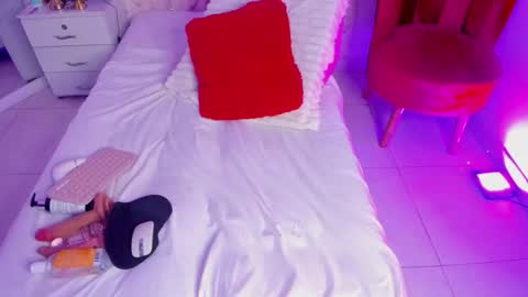 Sophie Wilson online show from 02.19.26