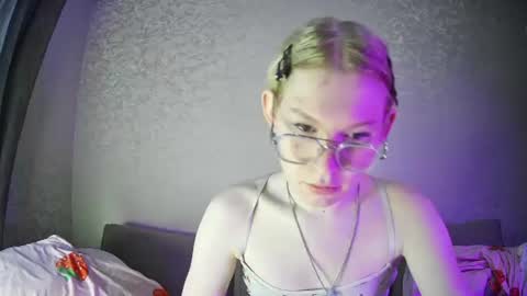 Snapshot of soska_albinosk chatting on 07.15.26 soska_albinosk online show from 07.15.26