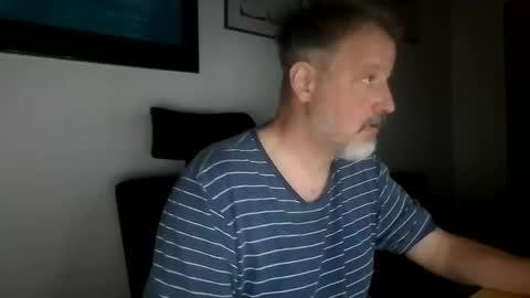 Snapshot of soundshark1974 chatting on 04.28.26 Soundshark online show from 04.28.26