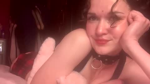 Snapshot of southerndolls chatting on 09.30.25 Honey Suckle online show from 09.30.25