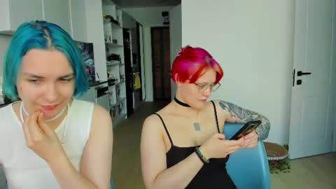 Snapshot of sova_energy chatting on 07.04.26 Leah online show from 07.04.26