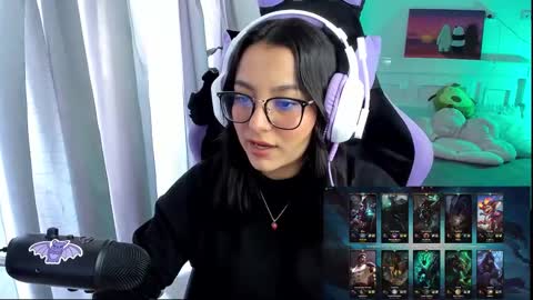 Lili online show from 01.14.25