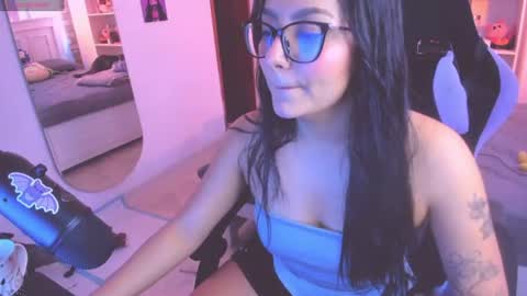 Snapshot of soy___lili chatting on 07.15.26 Lili online show from 07.15.26