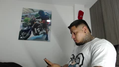 Snapshot of soy_apolo chatting on 09.14.25 soy_apolo online show from 09.14.25