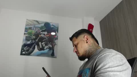 Snapshot of soy_apolo chatting on 09.15.25 soy_apolo online show from 09.15.25