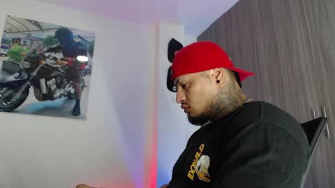 Snapshot of soy_apolo chatting on 09.18.25 soy_apolo online show from 09.18.25