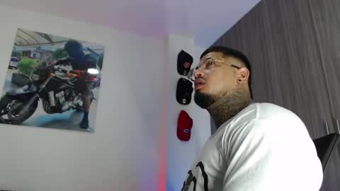 Snapshot of soy_apolo chatting on 09.19.25 soy_apolo online show from 09.19.25