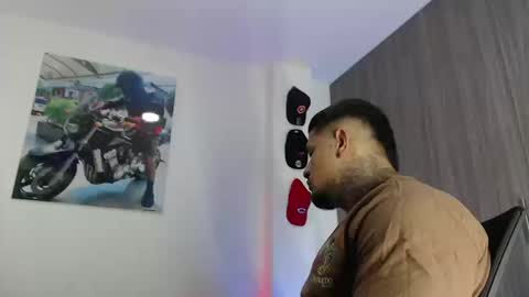 Snapshot of soy_apolo chatting on 09.20.25 soy_apolo online show from 09.20.25