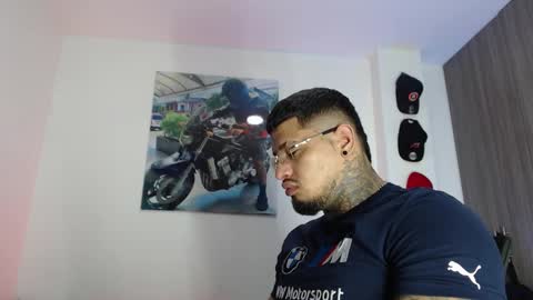 Snapshot of soy_apolo chatting on 09.21.25 soy_apolo online show from 09.21.25