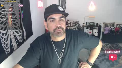 Snapshot of soyelcarlitos chatting on 05.19.26 El Carlitos online show from 05.19.26