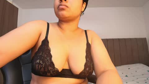 Snapshot of soynerea chatting on 06.02.26 online show from 06.02.26
