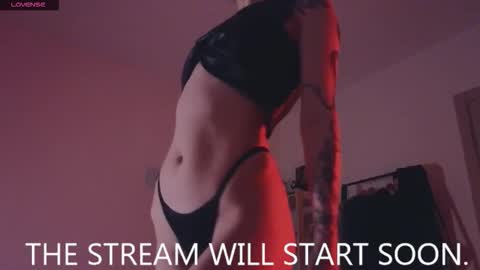 Snapshot of space_x_roxy chatting on 09.21.25 Roxy online show from 09.21.25