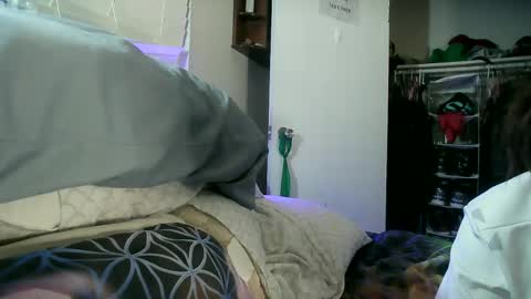 Snapshot of spacecase843 chatting on 12.04.24 TrndSettrz online show from 12.04.24