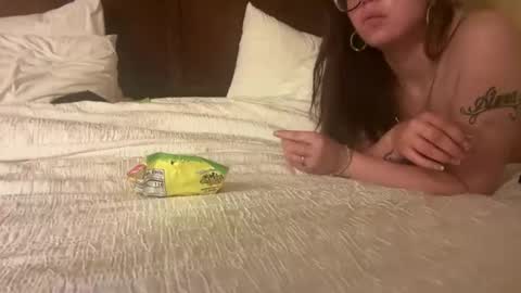 Snapshot of spacecase843 chatting on 12.18.24 TrndSettrz online show from 12.18.24