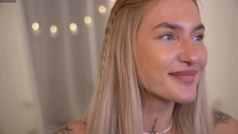 Snapshot of sparks__daisy chatting on 12.14.24 DAISY online show from 12.14.24