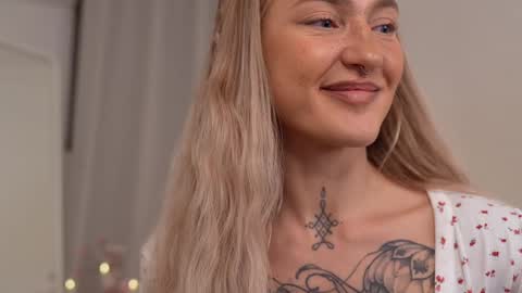 Snapshot of sparks__daisy chatting on 01.31.25 DAISY online show from 01.31.25