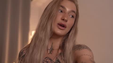 Snapshot of sparks__daisy chatting on 02.14.25 DAISY online show from 02.14.25