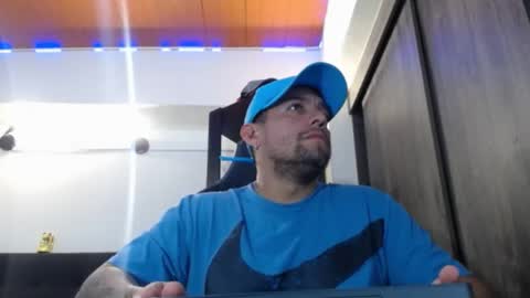 Snapshot of spartacus_cam chatting on 04.24.26 online show from 04.24.26