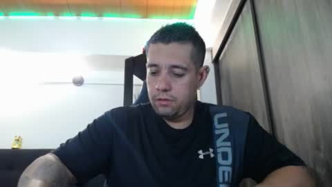 Snapshot of spartacus_cam chatting on 05.01.26 online show from 05.01.26