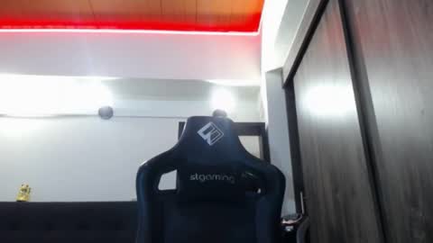 Snapshot of spartacus_cam chatting on 05.27.26 online show from 05.27.26