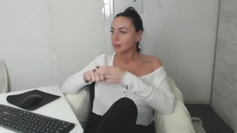 Carla online show from 01.15.25