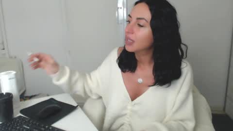 Carla online show from 02.04.25