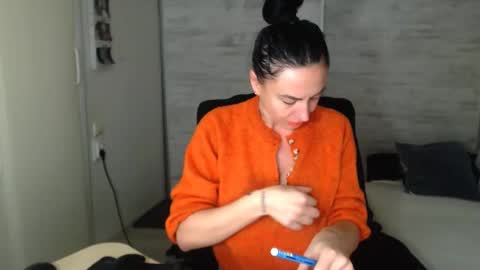 Carla online show from 11.14.25