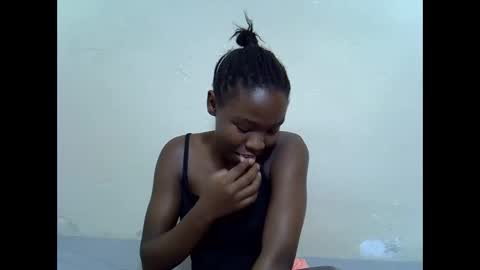 Snapshot of spicy_kittie chatting on 05.26.26 Kittle online show from 05.26.26