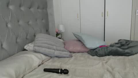 Im Angela  online show from 01.28.25