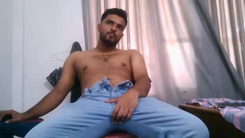 Snapshot of spicybuoy chatting on 09.28.25 spicybuoy online show from 09.28.25