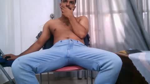 Snapshot of spicybuoy chatting on 09.30.25 spicybuoy online show from 09.30.25